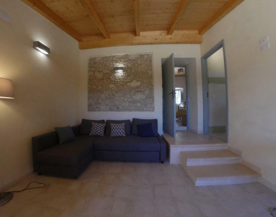 La Casa Del Miele Di Borgo Carbone Villa Локри Екстериор снимка